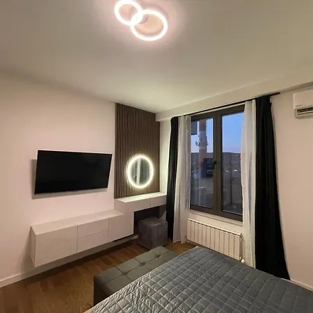 Skyline Lux By Planet *